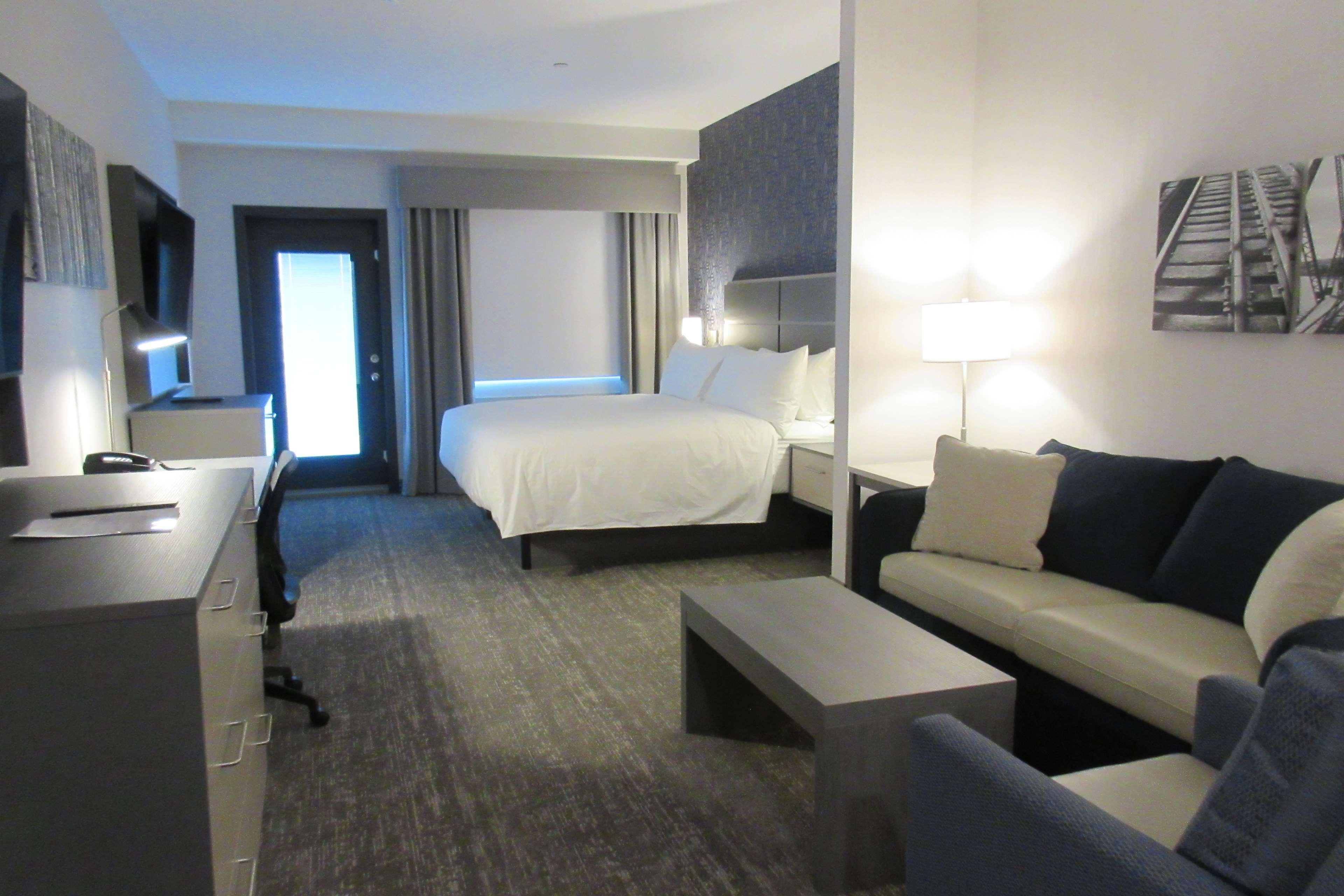 Best Western Inn & Suites Ontario Exteriör bild