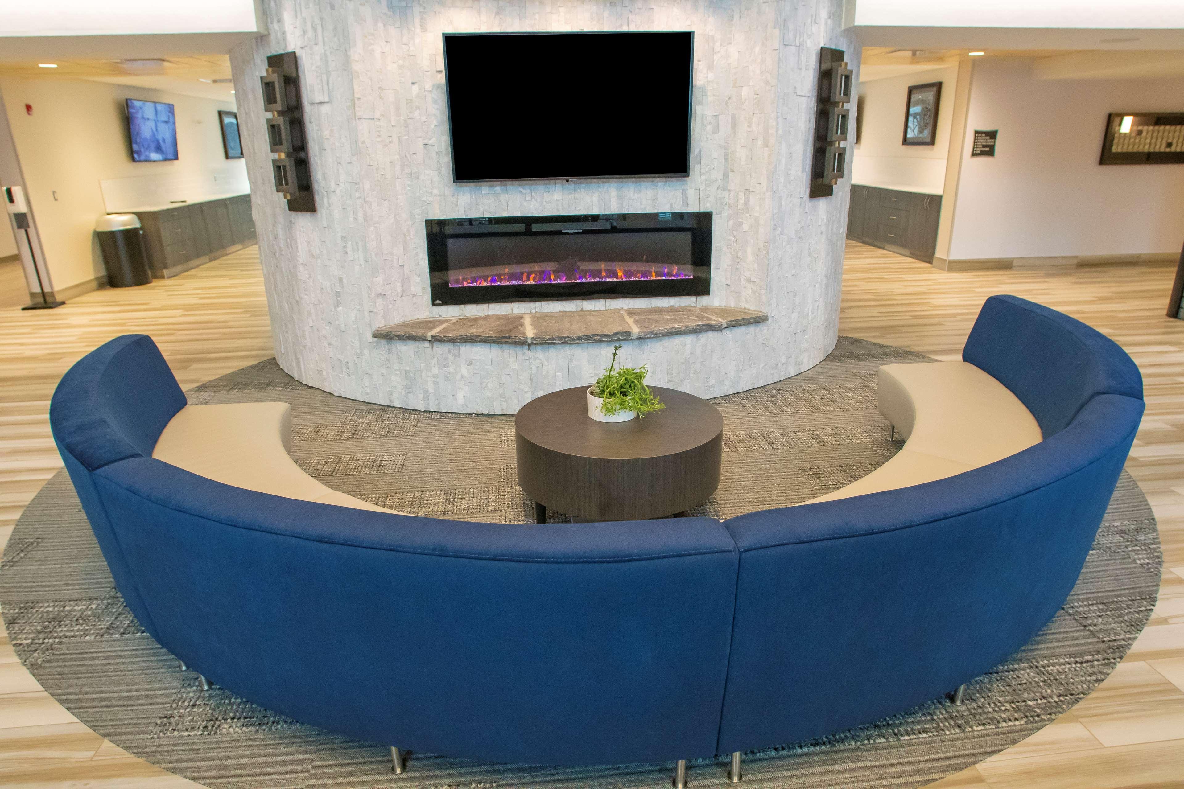 Best Western Inn & Suites Ontario Exteriör bild