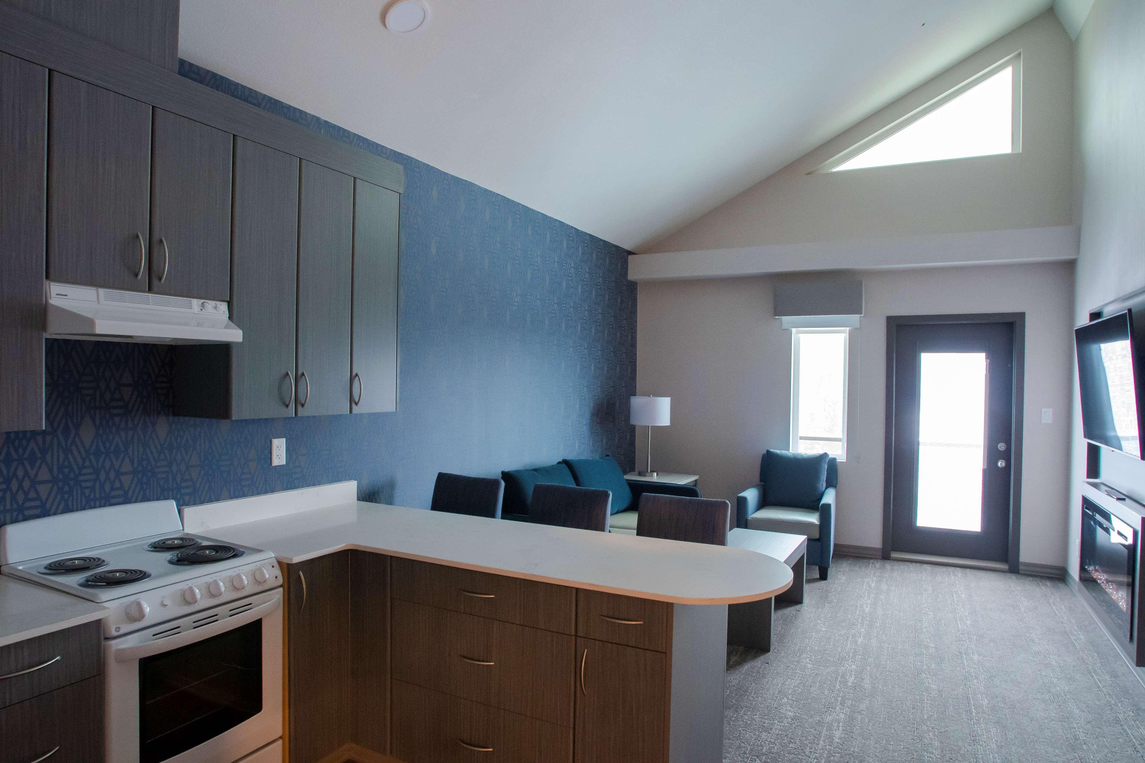 Best Western Inn & Suites Ontario Exteriör bild